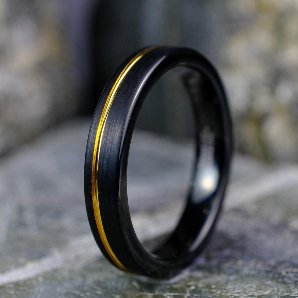 Black Brushed / Yellow Gold Stripe 4mm
