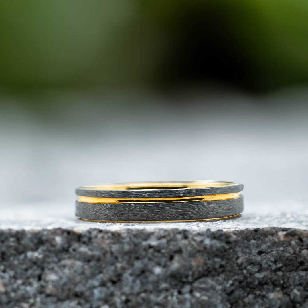 Silver Hammered / Yellow Gold Stripe & Interior - 4mm