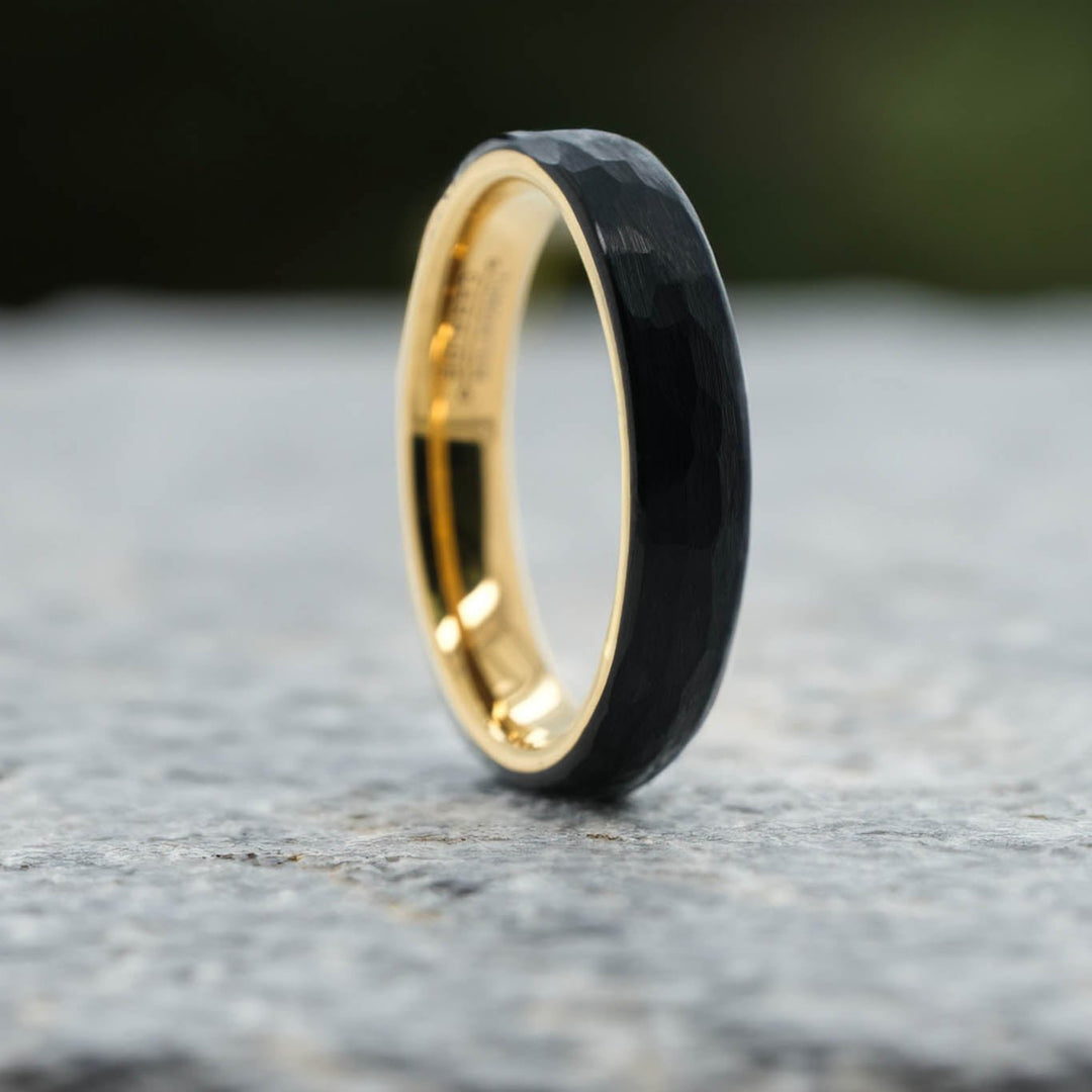 Black Hammered / Yellow Gold Interior - 4mm