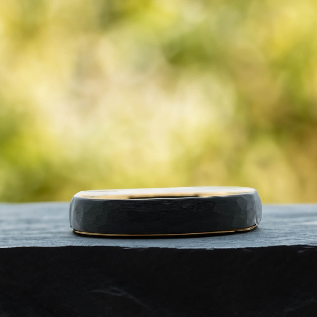 Black Hammered / Yellow Gold Interior - 4mm