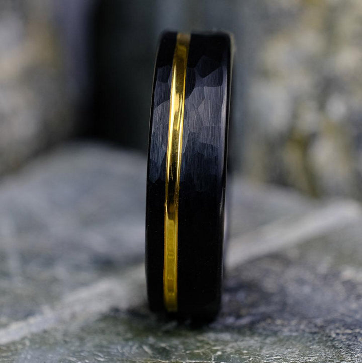 Black Hammered / Yellow Gold Stripe - 6mm