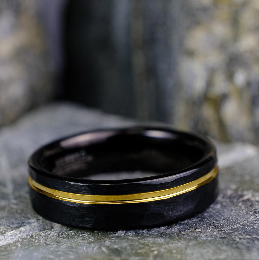 Black Hammered / Yellow Gold Stripe - 6mm