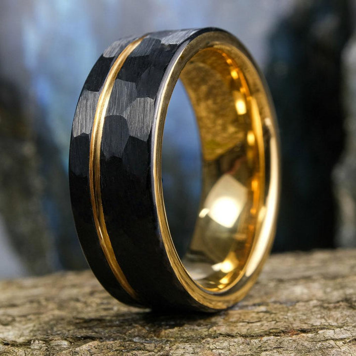 Black Hammered / Yellow Gold Stripe & Interior - 8mm