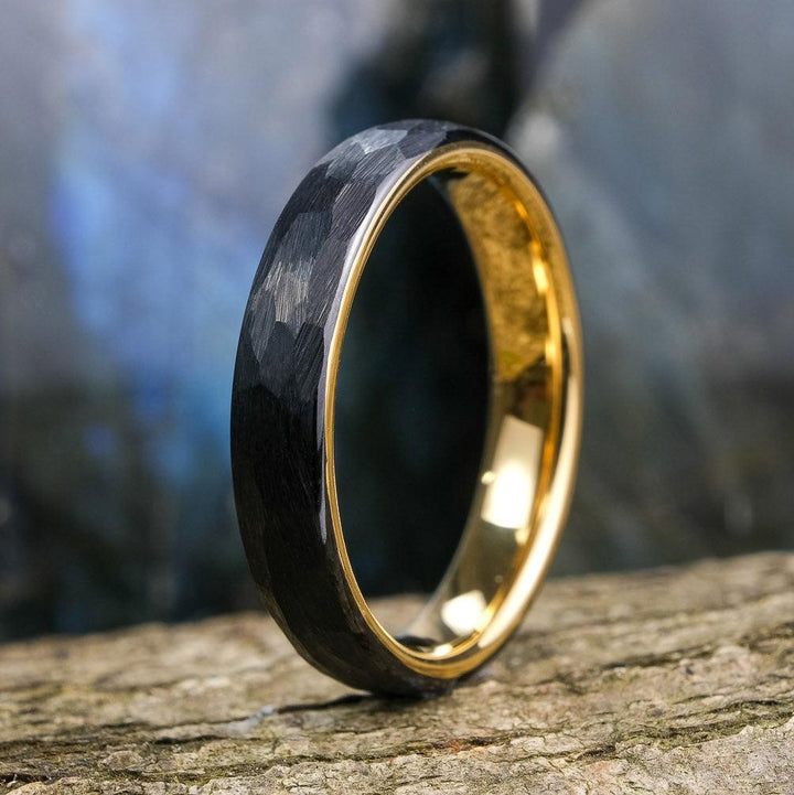 Black Hammered / Yellow Gold Interior - 4mm