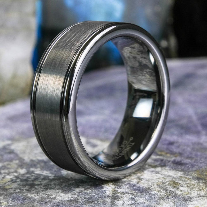 Brushed Silver Band / High Polished Side Walls - 8mm