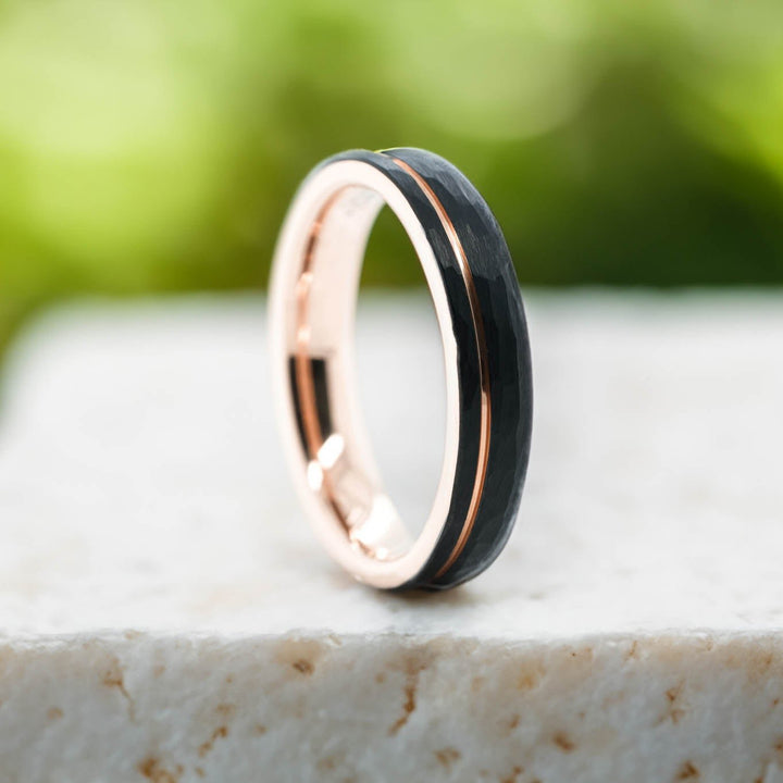 Hammered Black Band / Rose Gold Stripe - 4mm