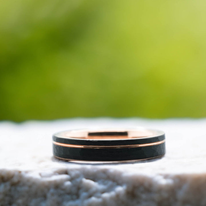 Hammered Black Band / Rose Gold Stripe - 4mm