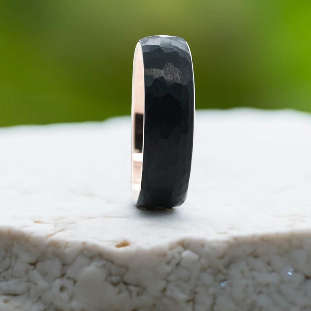 Hammered Black Band / Rose Gold - 6mm