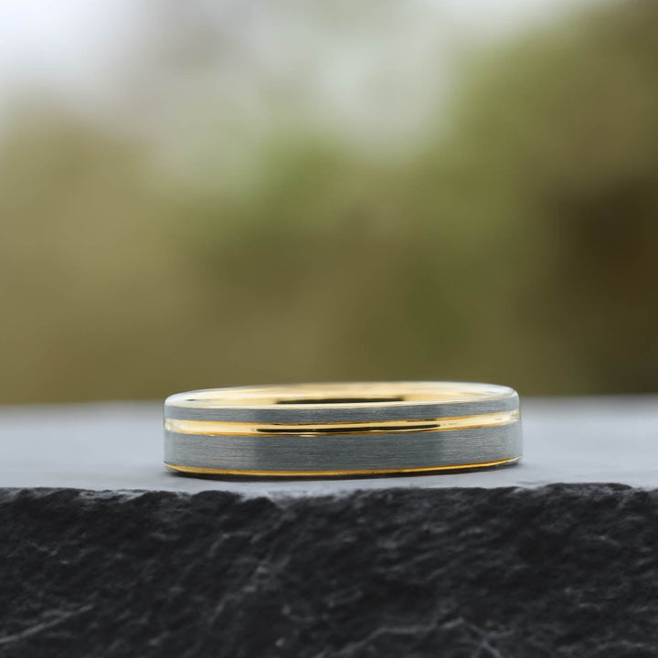 Silver Brushed - Yellow Gold Stripe & Interior - 4mm