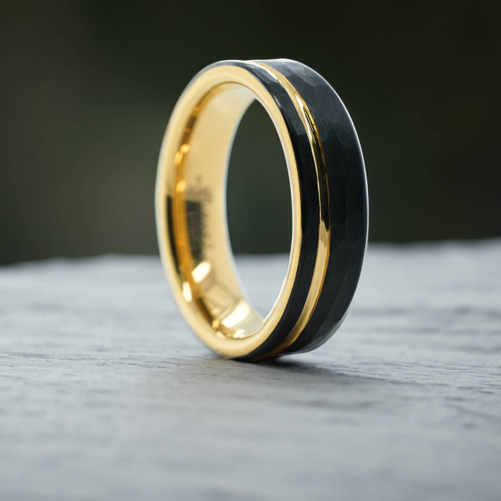 Black Hammered / Yellow Gold Stripe & Interior - 6mm