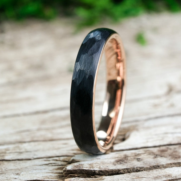 Hammered Black Band / Rose Gold - 4mm